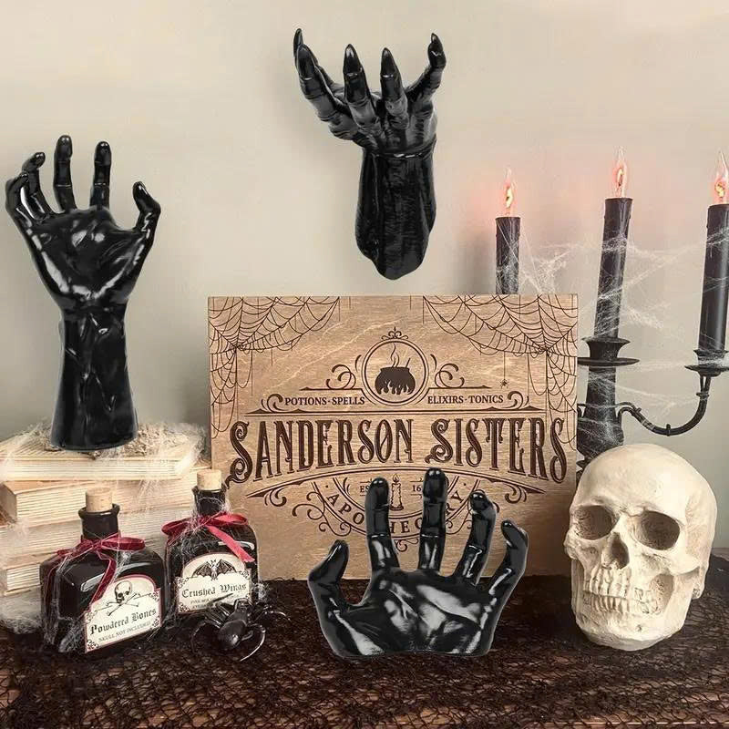 3PCS Wall Mounted Creepy Hands with LED Candles - Halloween Decor