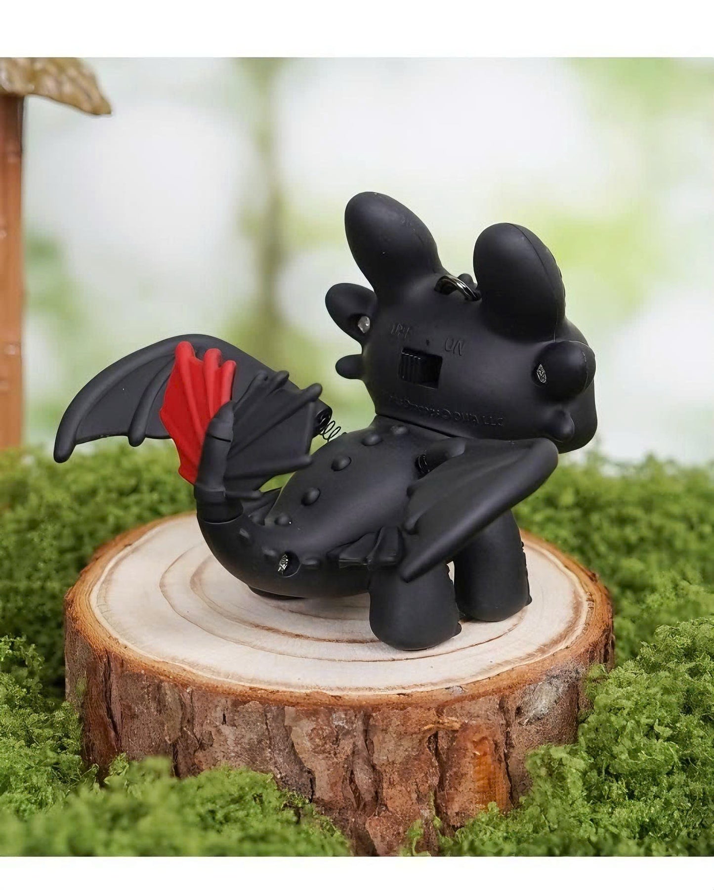Toothless Dragon Keychain - Moving Wings & Light-Up Eyes Keyring