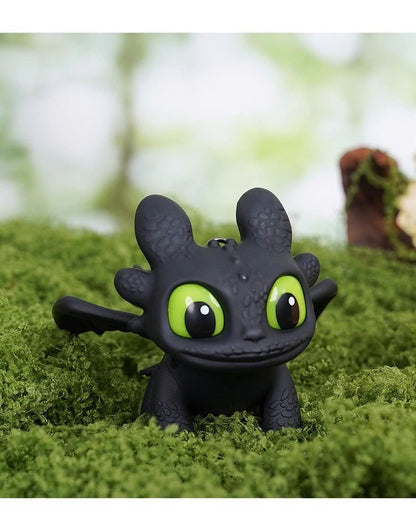 Toothless Dragon Keychain - Moving Wings & Light-Up Eyes Keyring